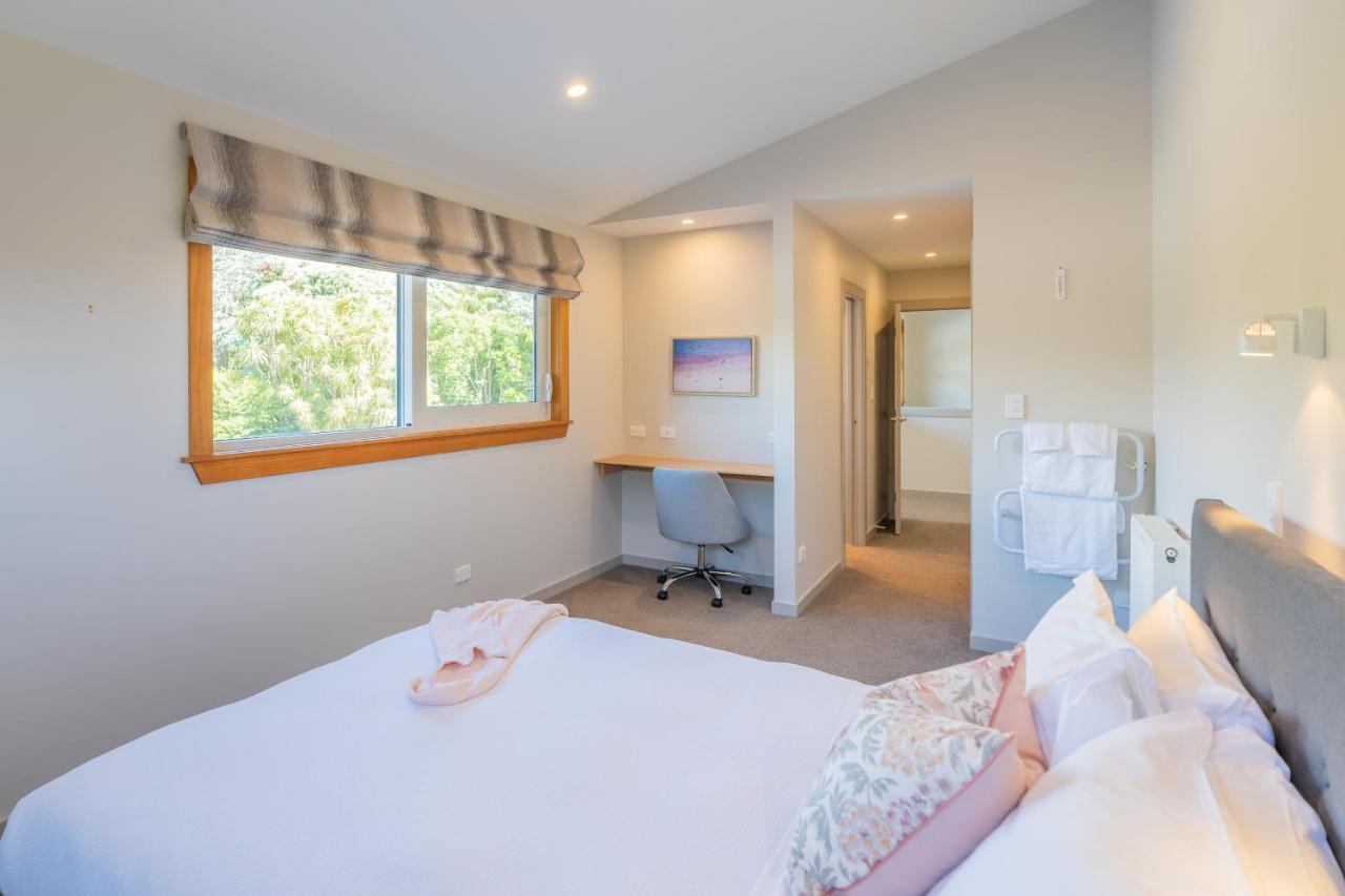 Anam Cara Gardens Luxury Villa Private Bedrooms And Ensuite Bathrooms Sleeps 9 Otaki Exteriér fotografie