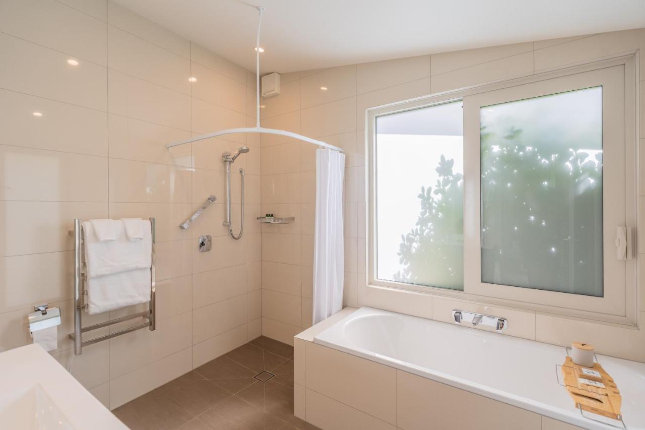 Anam Cara Gardens Luxury Villa Private Bedrooms And Ensuite Bathrooms Sleeps 9 Otaki Exteriér fotografie