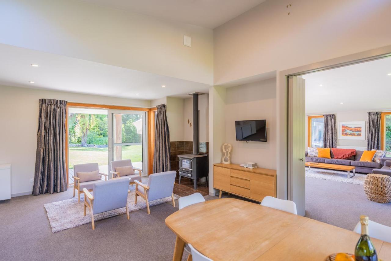 Anam Cara Gardens Luxury Villa Private Bedrooms And Ensuite Bathrooms Sleeps 9 Otaki Exteriér fotografie