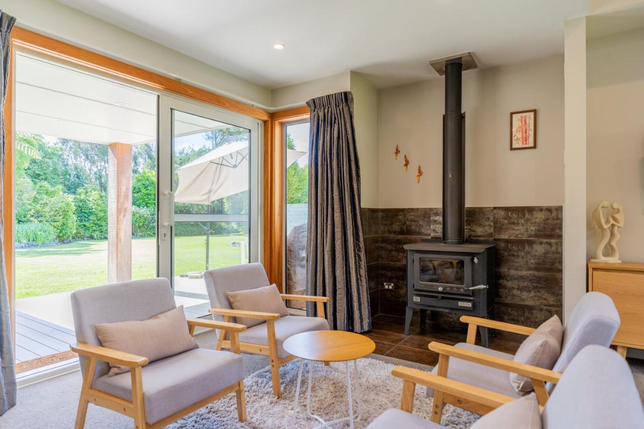 Anam Cara Gardens Luxury Villa Private Bedrooms And Ensuite Bathrooms Sleeps 9 Otaki Exteriér fotografie