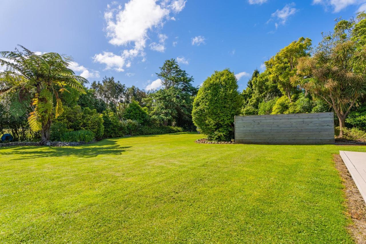 Anam Cara Gardens Luxury Villa Private Bedrooms And Ensuite Bathrooms Sleeps 9 Otaki Exteriér fotografie