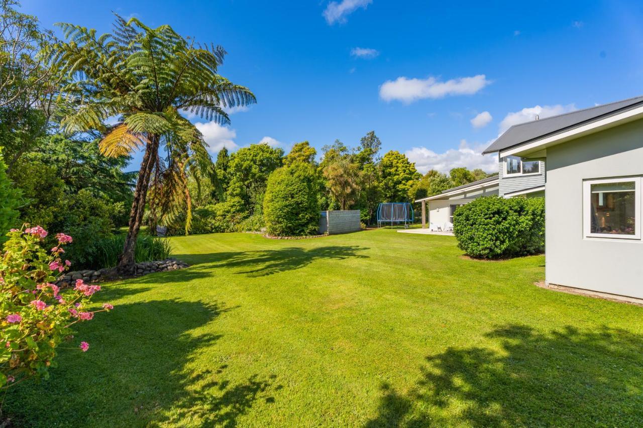Anam Cara Gardens Luxury Villa Private Bedrooms And Ensuite Bathrooms Sleeps 9 Otaki Exteriér fotografie