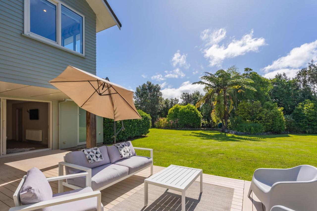 Anam Cara Gardens Luxury Villa Private Bedrooms And Ensuite Bathrooms Sleeps 9 Otaki Exteriér fotografie